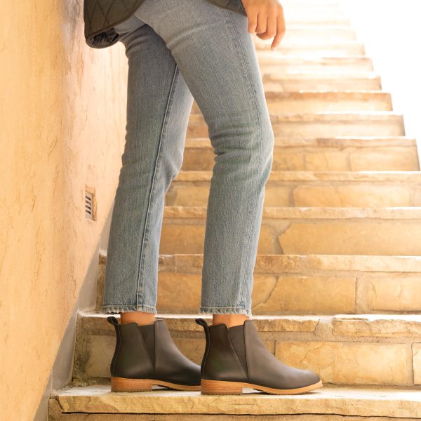 Eva Everyday Chelsea Boot Black - Image 13