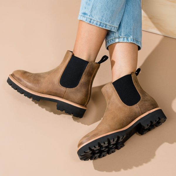 Go-To Lug Chelsea Boot 2.0 Tobacco - Image 11