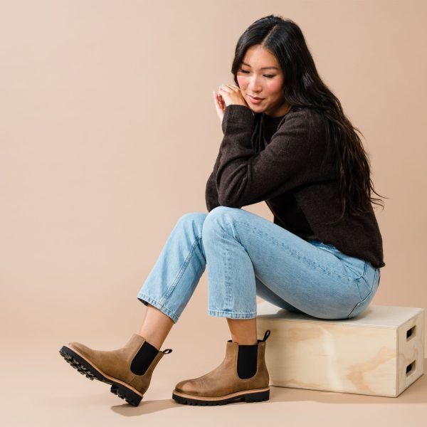 Go-To Lug Chelsea Boot 2.0 Tobacco - Image 4