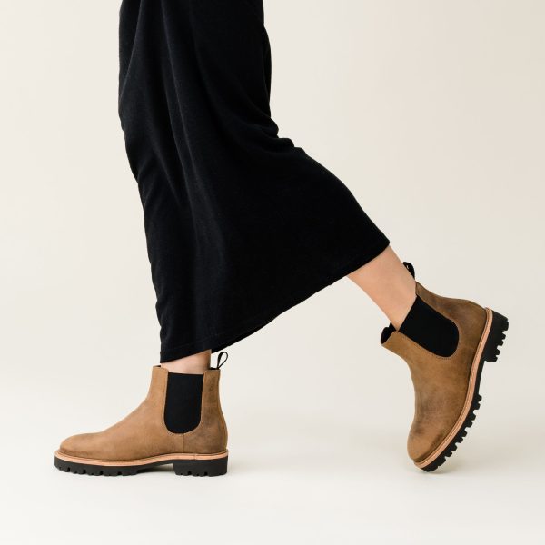 Go-To Lug Chelsea Boot 2.0 Tobacco - Image 5