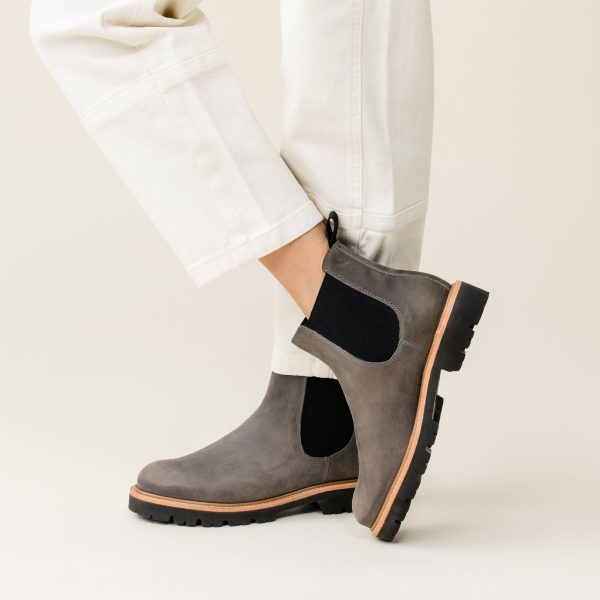Go-To Lug Chelsea Boot 2.0 Grey - Image 12