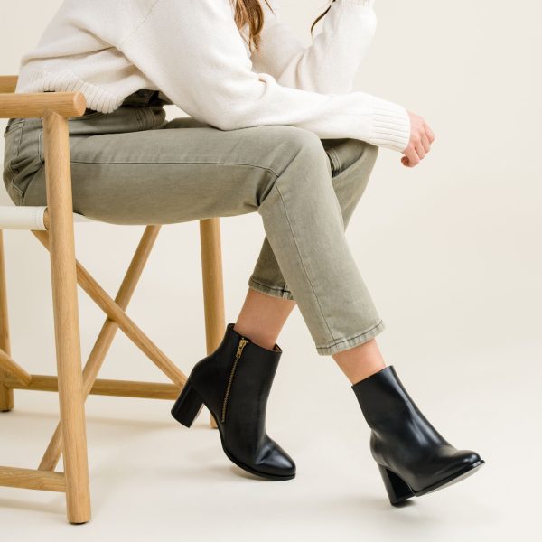 Lia Heeled Bootie Black - Image 11